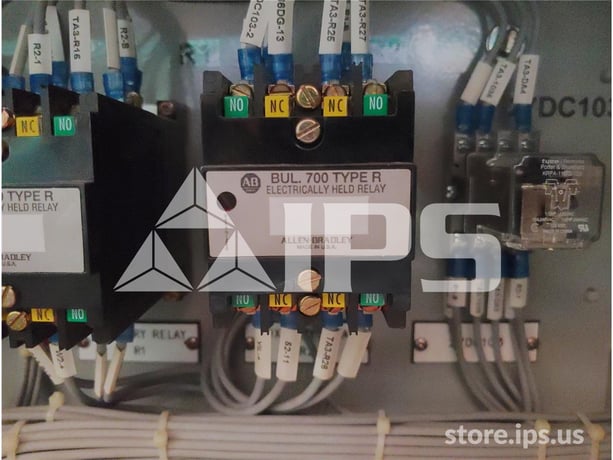 Allen Bradley 125 Volts DC Bulletin 700 Type R Sealed Control Relay Unused Surplus Series B, Electrically Held - Image 1