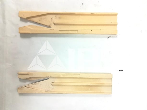 GE Left Ceramic Arc Barrier Plate For Ic Limitamp, Ic2814 / Ic302 - Image 3