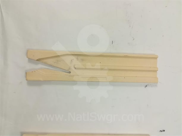 GE Left Ceramic Arc Barrier Plate For Ic Limitamp, Ic2814 / Ic302 - Image 6