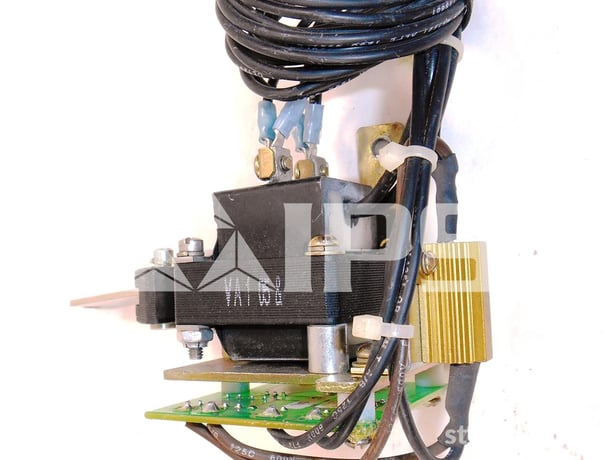 GE 120 Volts AC Remote Close Assembly For Wave Pro / Akr 800-2000 Amps Small Frame - Image 2