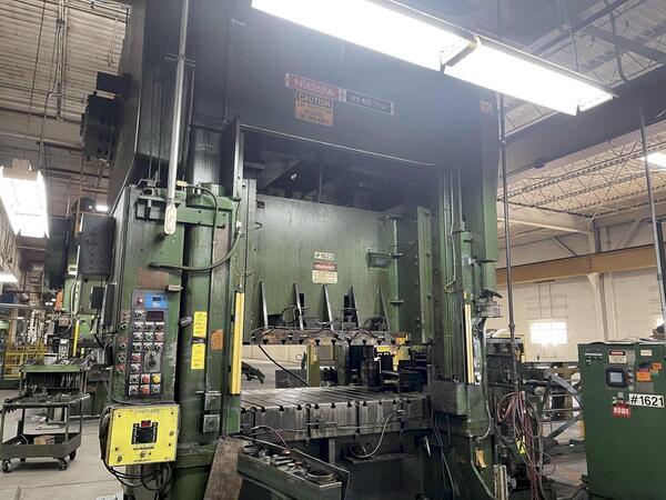 400 Ton, Niagara #BP2-400-72-42, straight side double crank press, 5" stroke, 29" Shut Height, air clutch & - Image 3