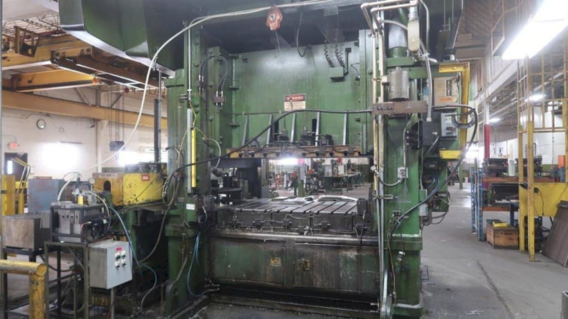 400 Ton, Niagara #BP2-400-72-42, straight side double crank press, 5" stroke, 29" Shut Height, air clutch & - Image 4