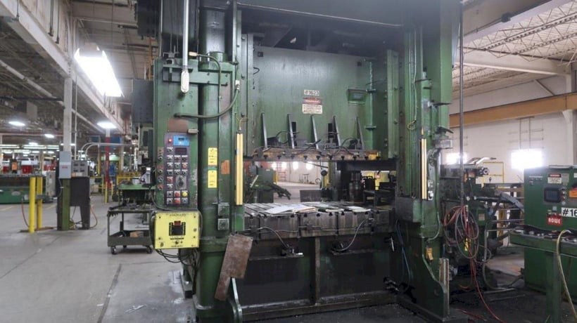 400 Ton, Niagara #BP2-400-72-42, straight side double crank press, 5" stroke, 29" Shut Height, air clutch & - Image 7