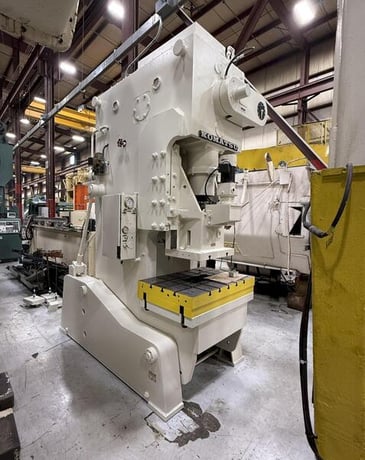 110 Ton, Komatsu #110-OBS, gap frame press, 5.9" stroke,air clutch & brake, 32-65 SPM, 1981 - Image 2