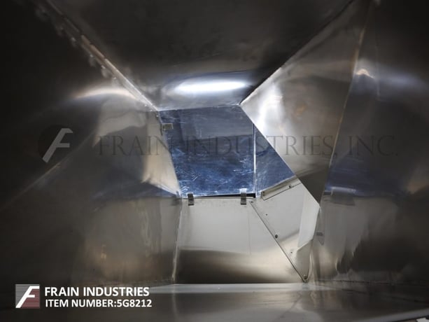 New England #60CFTHE, incline cleated belt feeder with 58" L x 58" W x 39" D Stainless Steel hopper, mounted - Image 2