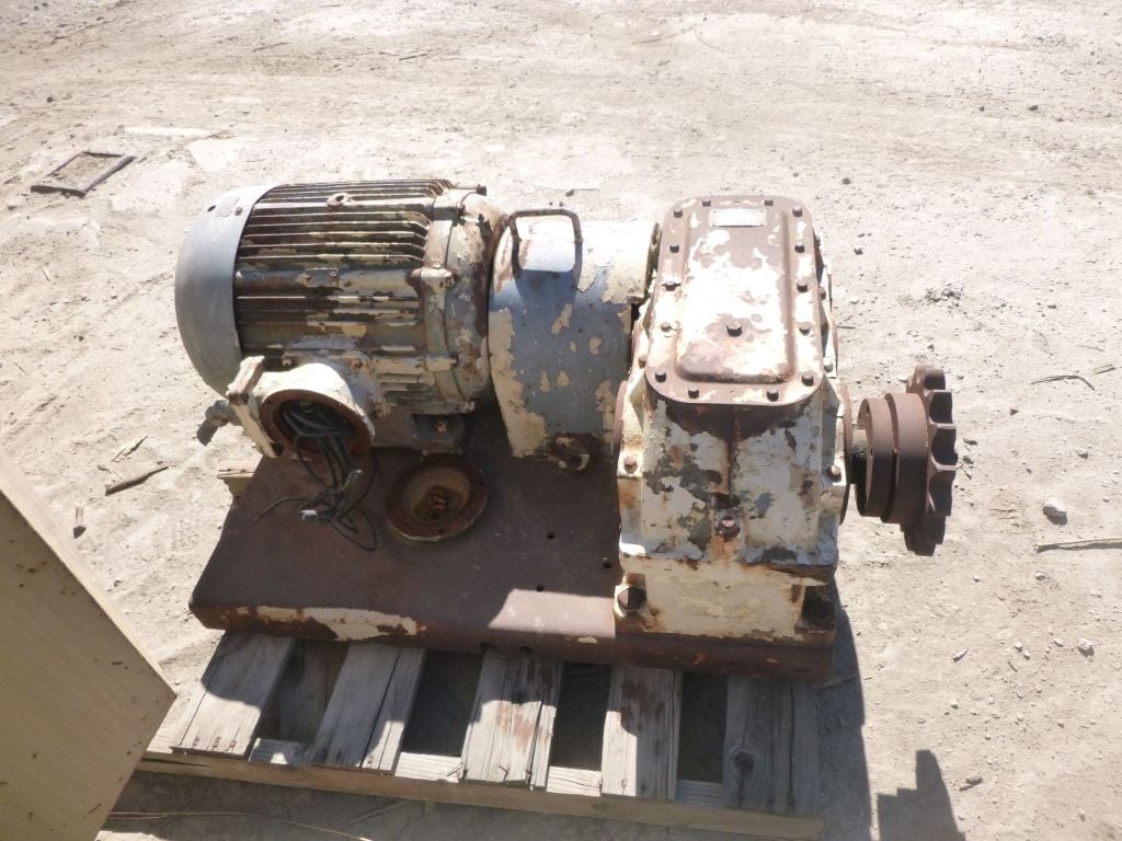 140 cu.ft. Carbon steel double ribbon mixer, 25 HP main motor thru gear reducer - Image 8