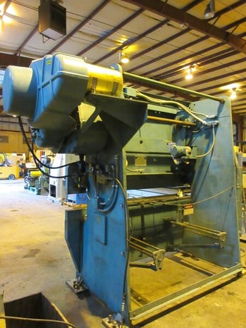 90 Ton, Wysong #90-6, mechanical press brake, 6.5' OA, 8' die rail, power ram adj., air clutch & brake, 1984 - Image 5