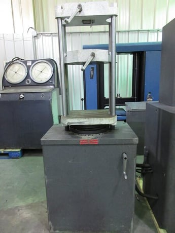 12000 lb. Tinius-Olsen, unvi. tester, tensile & compression, electro mechanical, 4' tension - Image 2