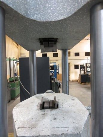 12000 lb. Tinius-Olsen, unvi. tester, tensile & compression, electro mechanical, 4' tension - Image 3
