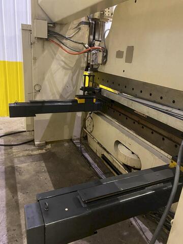 175 Ton, Cincinnati #175FMII, hydraulic CNC press brake, 10' overall, 102" between housing, 48" backgauge - Image 3