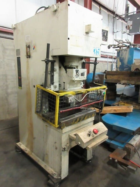 35 Ton, Komatsu #OBS35-3, OBS press, 3.15" stroke, 8.25" Shut Height, 2.17" adj., 100 SPM, 1989 - Image 2