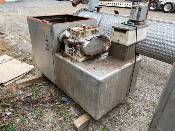 Baker, Carbon Steel double arm vacuum mixer, 1 gallon, Stainless Steel blades - Image 1