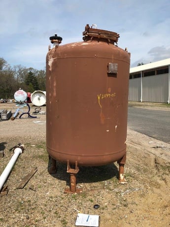 1000 gallon Dedietrich, glass lined tank, type 3008 glass, 50 psi/fv, 63" dia., 1980 - Image 1