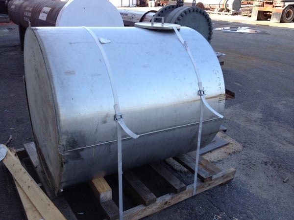 350 gallon Stainless Steel vertical tank, 48" dia. x 48" straight side, flat top & bottom heads - Image 5