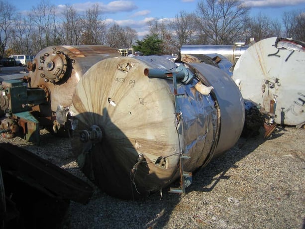 900 gallon 304 Stainless Steel vertical tank, 60" dia. x 70" straight side - Image 3