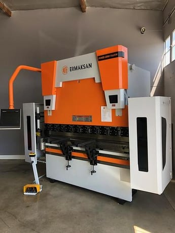 66 Ton, Ermak #Power-Bend-Pro-Falcon, CNC press brake, 6' overall, 67" between housing, 10.8" stroke, 16.1" - Image 3