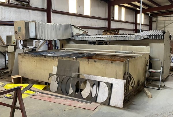 Flow #IFB-6012, Waterjet Cutting System, 6' x 12', 50 HP, 60000 psi, Flow Control, 2006 - Image 1