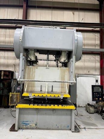250 Ton, Verson #250-GP2-72, double crank gap press, 8" stroke, 19" Shut Height, air clutch & brake - Image 5