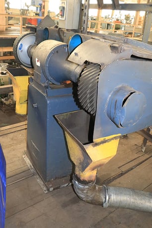 Setco #SPL, 5 HP, 4" W x 132" grinding belts, polishing lathe w/ guarding & back stands, 1.5" arbor diameter - Image 1