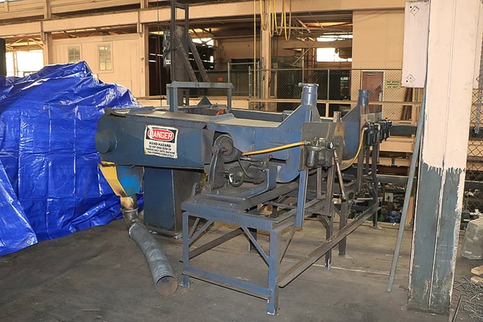 Setco #SPL, 5 HP, 4" W x 132" grinding belts, polishing lathe w/ guarding & back stands, 1.5" arbor diameter - Image 4