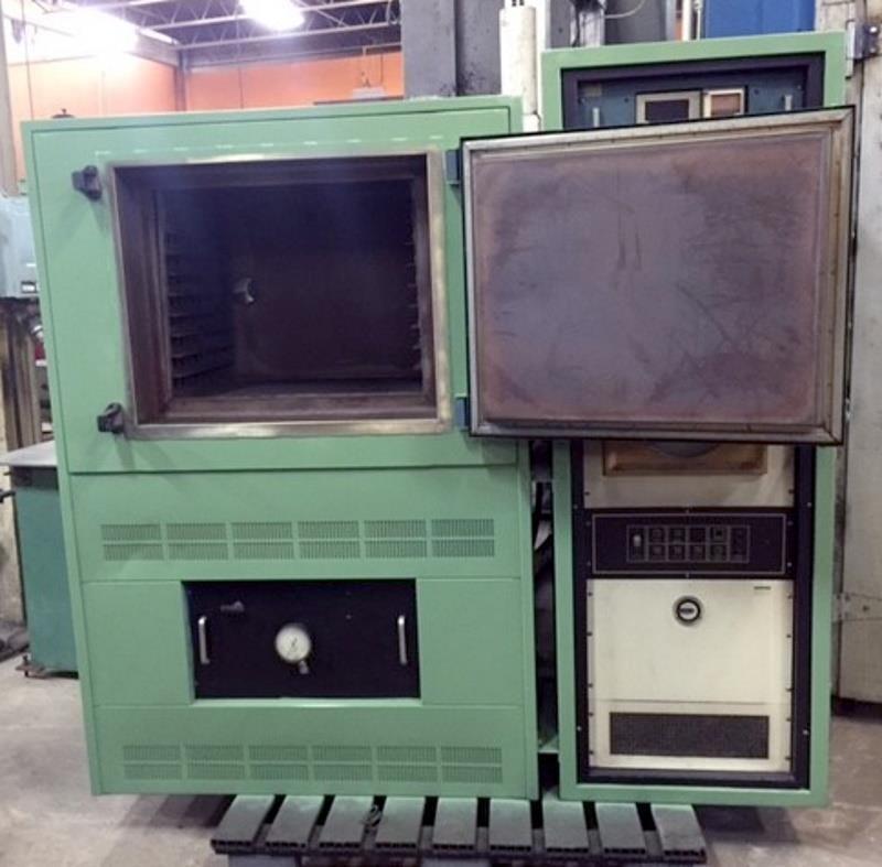 24" width x 20" D x 20" H Blue M #CW-170HMP1, electric batch oven, 1300 F, side swinging door - Image 2