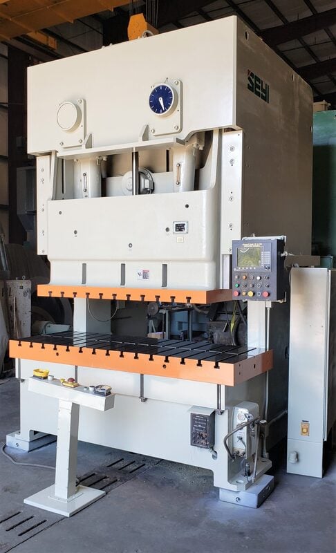 220 Ton, Seyi #SN2-220, 9.1" stroke, 19.7" Shut Height, 4.3" adj, 95.3" x 33.1" bed, 25-45 SPM, air clutch & - Image 3