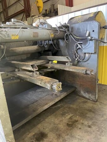 1/2" x 6' Herr Voss #0806, 18" throat, 40 SPM, 7 holddowns, 36" front operated power back gauge, 15 HP - Image 2