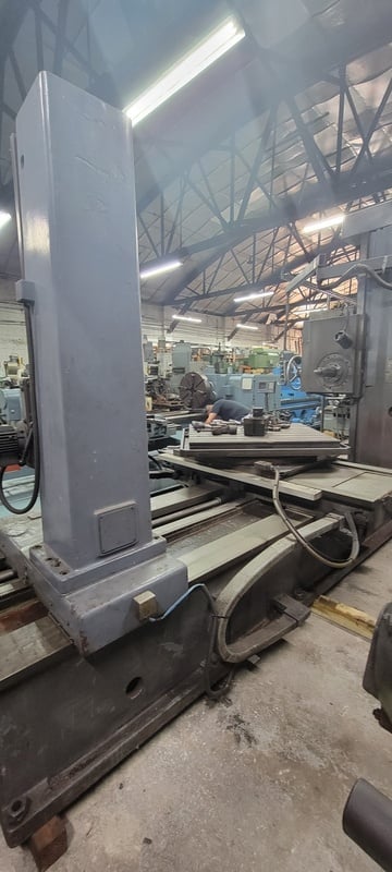 3.5" Tos #W9A, table type horizontal boring mill, 39" x44" built in power rotary table, #40 taper w/PDB, 1981 - Image 9