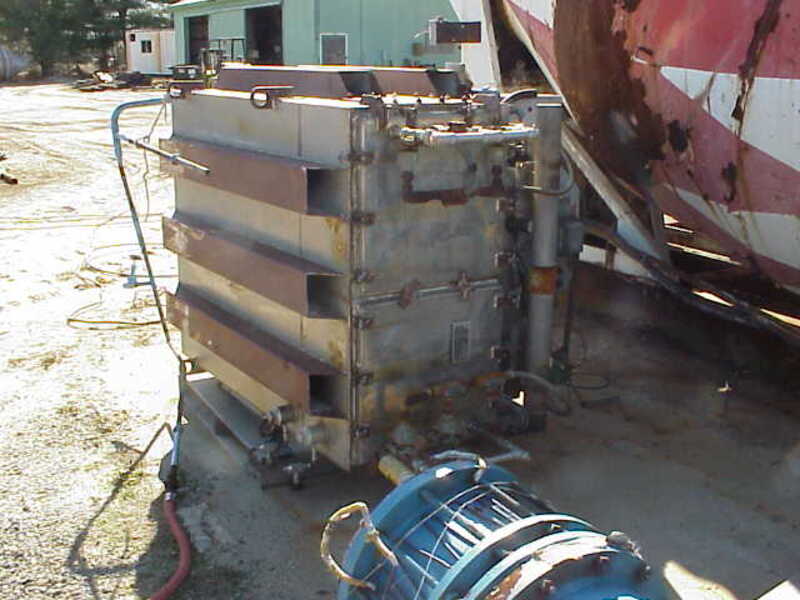 261 acfm Young #H42-18, Stainless Steel pulse jet, vertical mount - Image 1