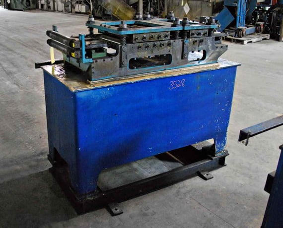 12" Ardcor, 16-roll, stock straightener, idle rolls, 2 entry pinch rolls, 1977 - Image 6