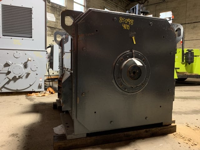 800 HP 650 RPM General Electric, Frame 4670, DPFVBB, 500 VA, 300/150 VF - Image 1