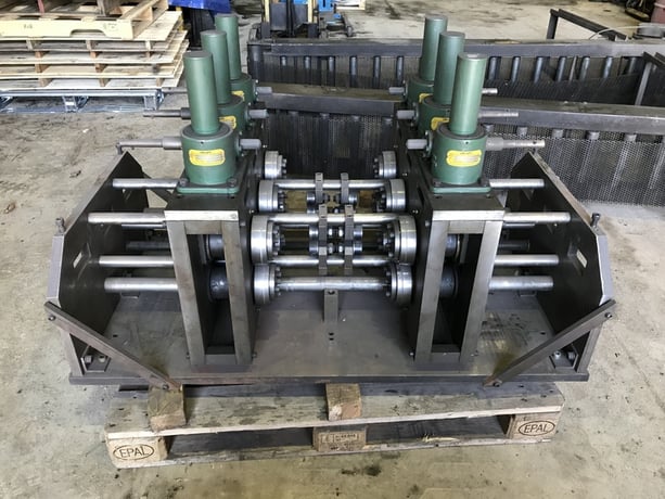 Screw jack, Uni-Lift #JKFF0060, 30" width x .125" Thick, edge conditioner, 3 stands, manual adj., 2009, #11279 - Image 1