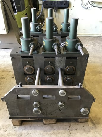 Screw jack, Uni-Lift #JKFF0060, 30" width x .125" Thick, edge conditioner, 3 stands, manual adj., 2009, #11279 - Image 4
