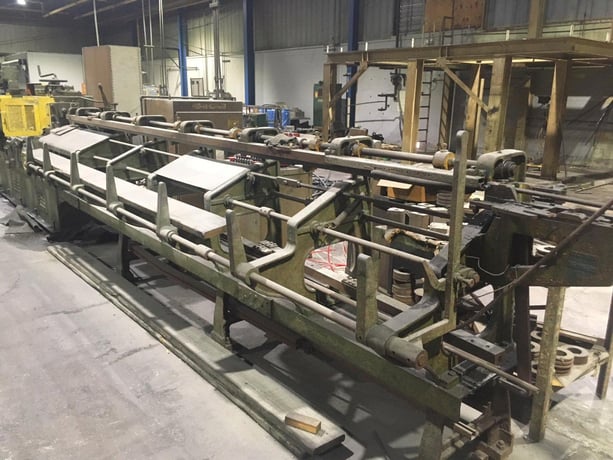 5/8" Lewis #20F Shape Straighten & Cut, 16' lgth, 100-125 FPM, 30 HP, tooling, 1982 - Image 2