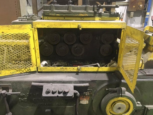5/8" Lewis #20F Shape Straighten & Cut, 16' lgth, 100-125 FPM, 30 HP, tooling, 1982 - Image 4