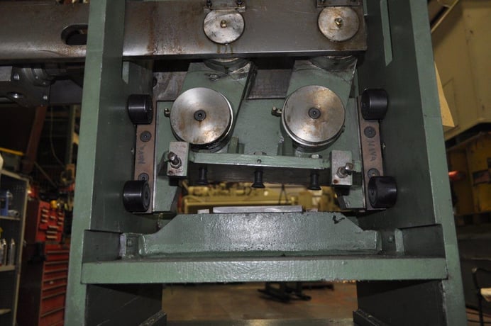 Nova, 10" x .250" hydraulic bar shear, 2013 - Image 2