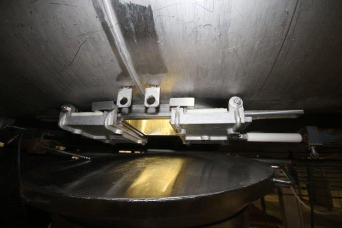 250 cu.ft. Stainless Steel double ribbon blender, non jacketed, chain driven, 75 HP - Image 3