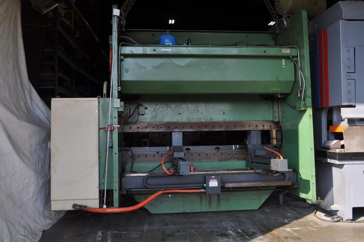 350 Ton, Cincinnati #350AF10, hydraulic press brake, 12' overall, 126" between housing, 10" stroke, 18" DL - Image 2