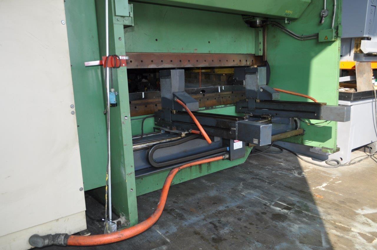 350 Ton, Cincinnati #350AF10, hydraulic press brake, 12' overall, 126" between housing, 10" stroke, 18" DL - Image 4