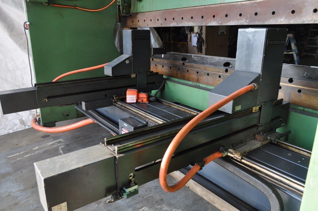 350 Ton, Cincinnati #350AF10, hydraulic press brake, 12' overall, 126" between housing, 10" stroke, 18" DL - Image 6