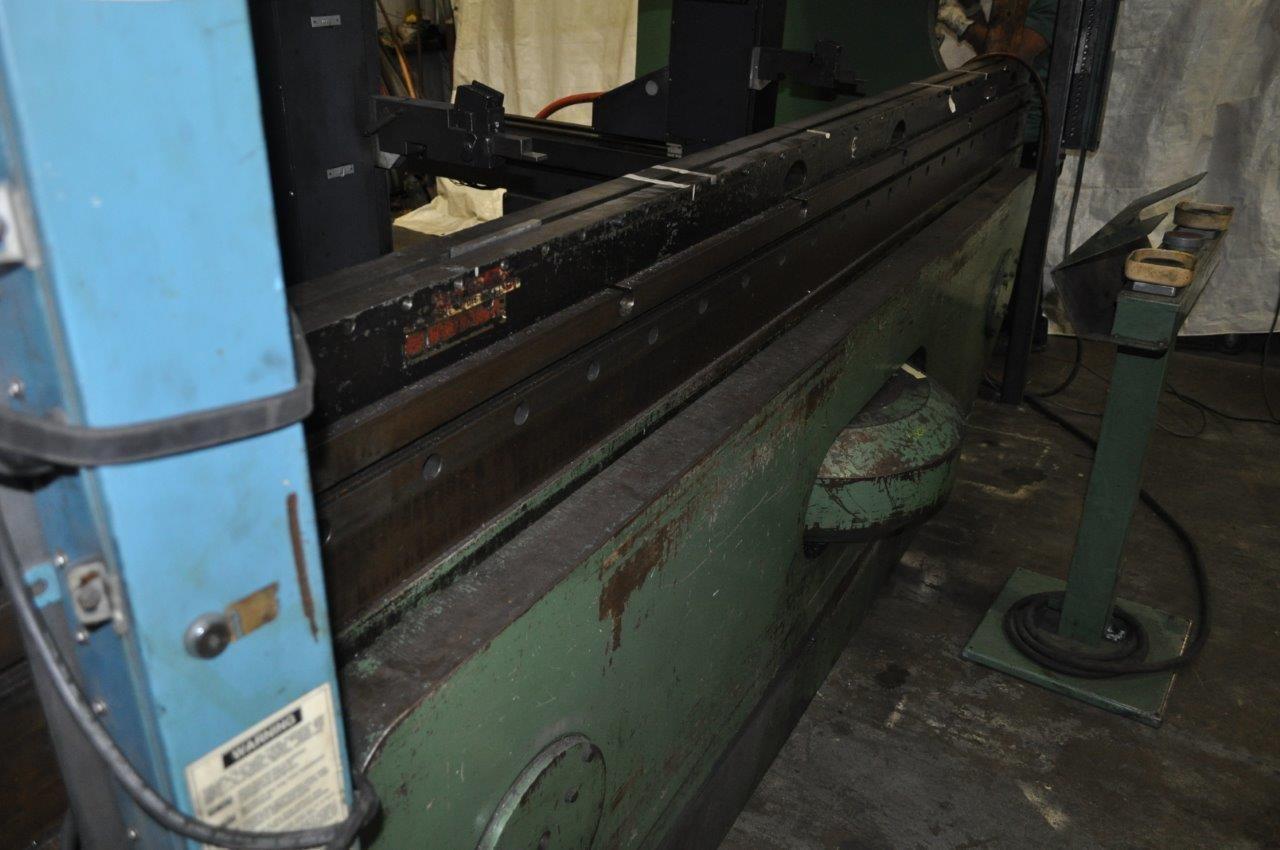 350 Ton, Cincinnati #350AF10, hydraulic press brake, 12' overall, 126" between housing, 10" stroke, 18" DL - Image 8