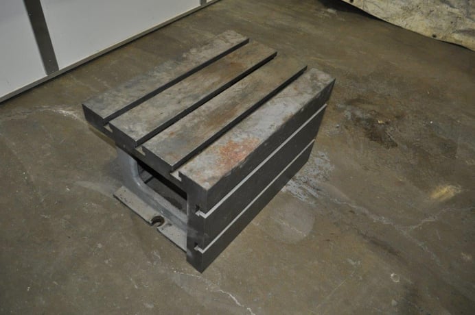 Carlton, radial drill table, 25 LR x 17.5 front back x 16 tall - Image 2