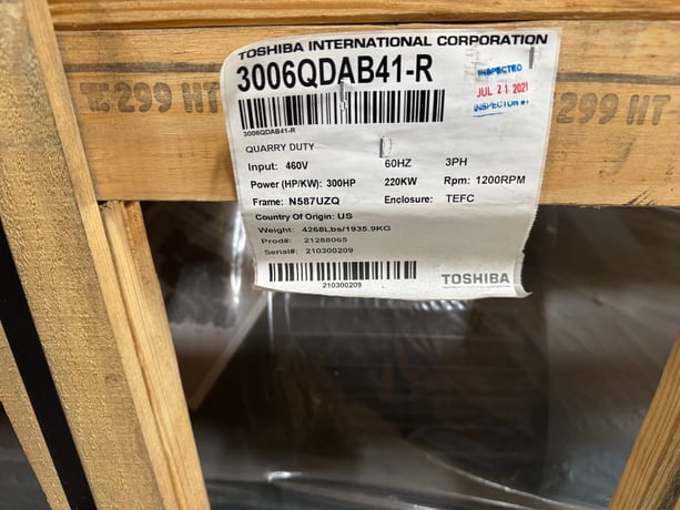 300 HP 1200 RPM Toshiba, Frame 3006QDAB41-R, TEFC, N587UZQ, 460 Volts, New Surplus - Image 1