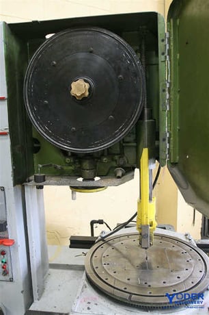 18" x 13" Amada #VAC-500, band saw, 156" blade, vari-speed, 2 HP, feed table stroke, #54558 - Image 5