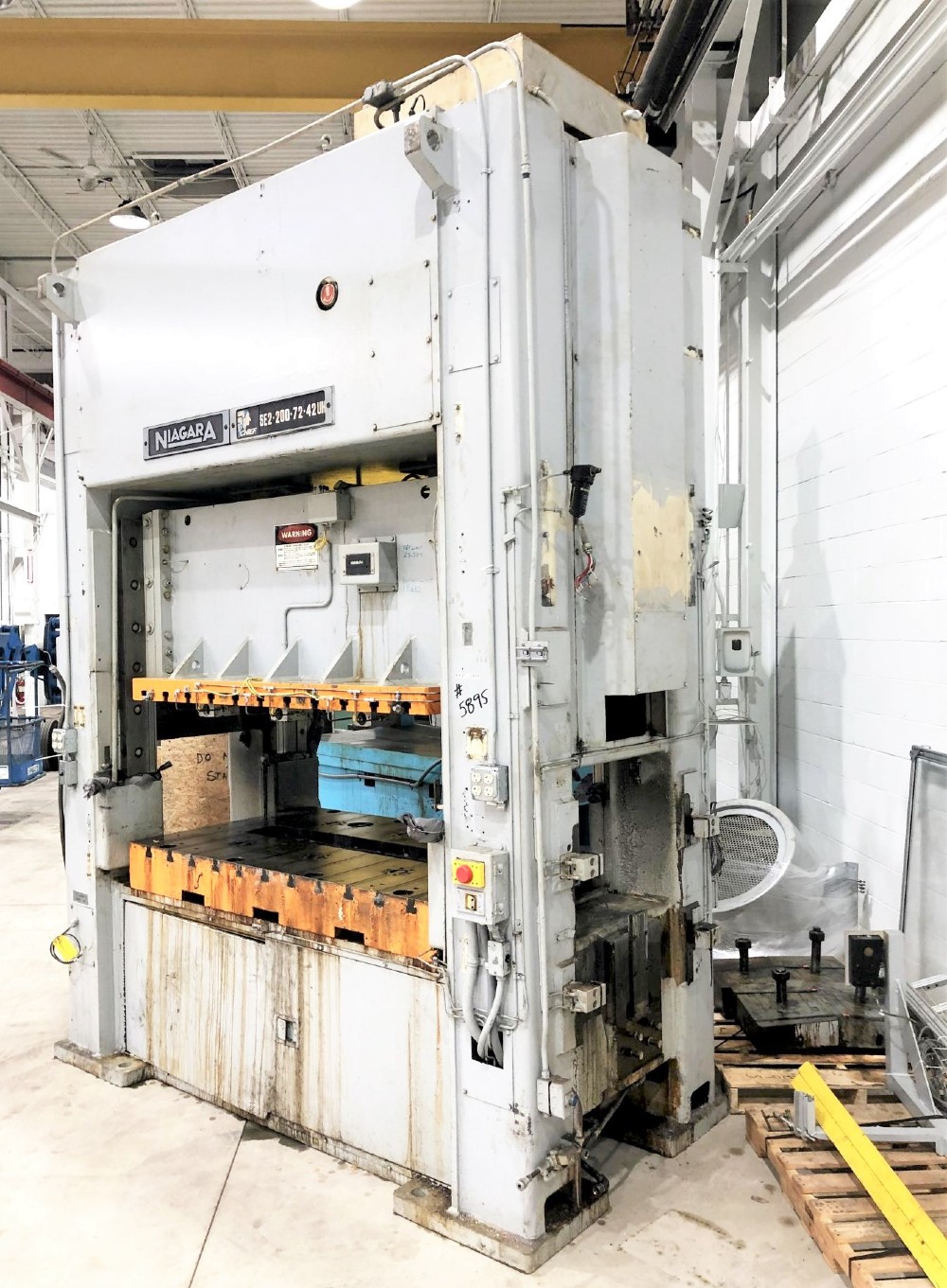 220 Ton, Niagara Press #SE2-200-72-42-UH, 72" x 42" bed, 6" stroke, 50-100 SPM - Image 1