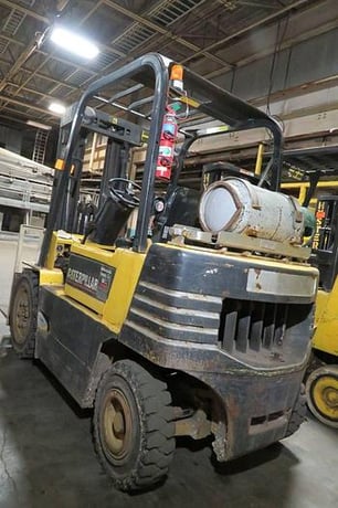 5000 lb. Caterpillar #V50E, propane forklift w/48" Cascade reach fork attachment - Image 1