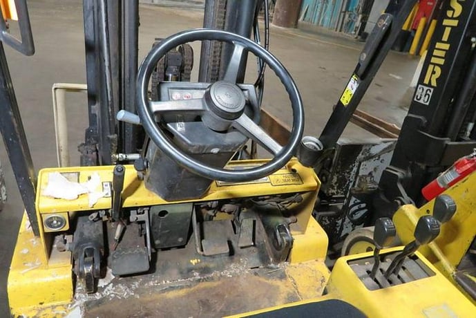 5000 lb. Caterpillar #V50E, propane forklift w/48" Cascade reach fork attachment - Image 10