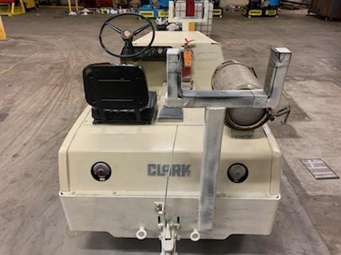 Clarke #CT30, towing tractor, propane, pneumatic tires, with trailer, 3106 hours - Image 9