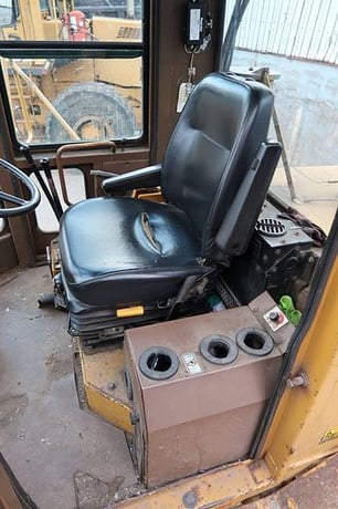 Dresser #512, pay loader, 5' fork attachment, diesel engine, 14646 running hours - Image 7