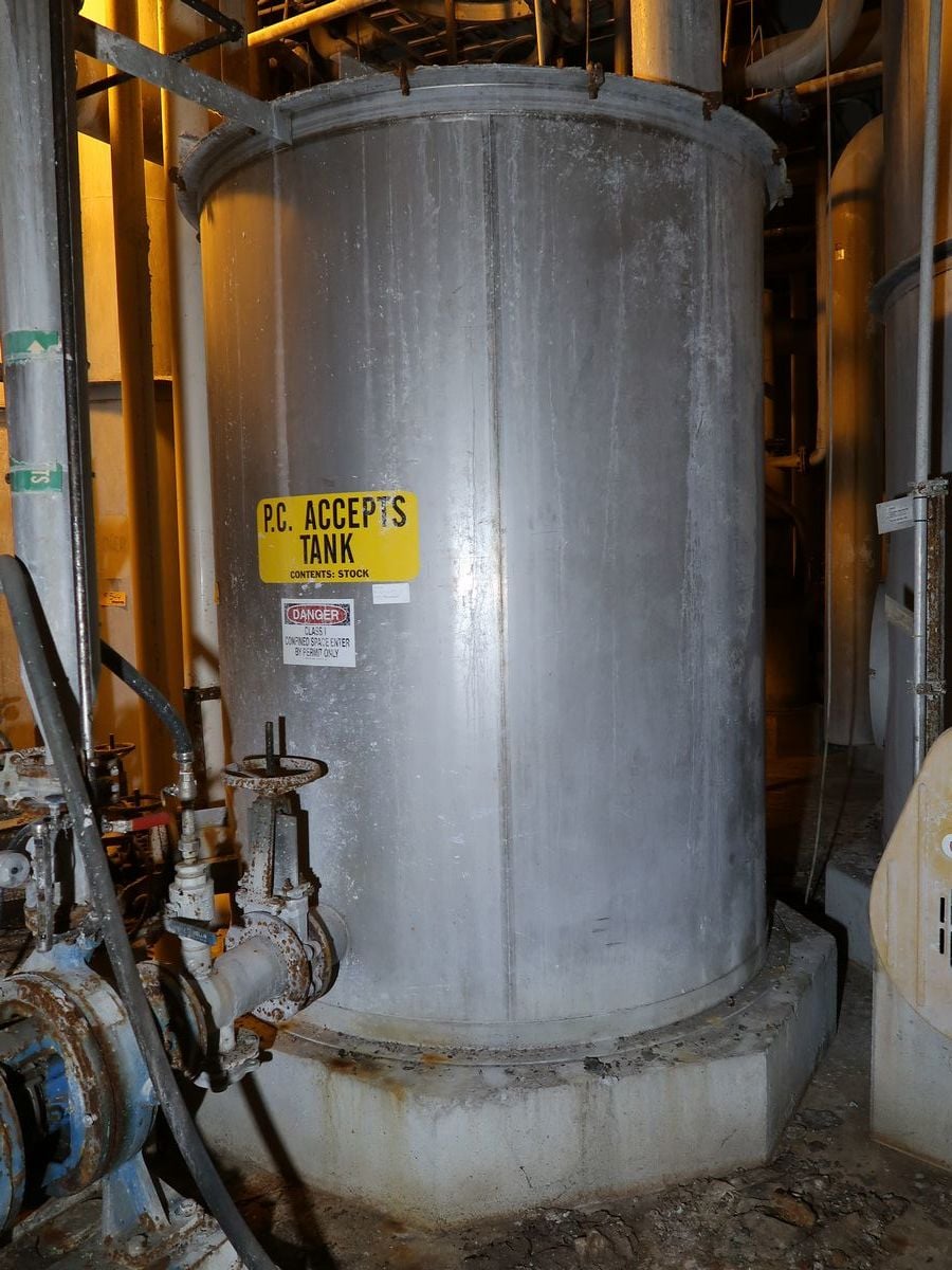 1692 gallon Apache, 316L Stainless Steel tank with agitator, 6' x 8' - Image 2